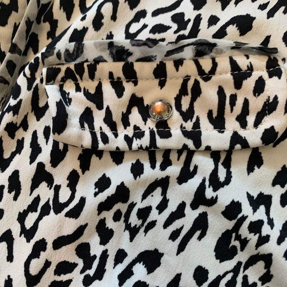 White House Black Market Tank - Picture 5 of 6